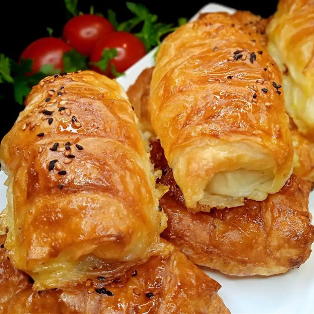 Çıtır Çıtır Sodalı Katmer Börek (Buzluk Böreği) - 1