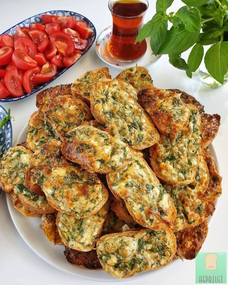10 DK'DA KAHVALTILIK YUMURTALI EKMEK - 1