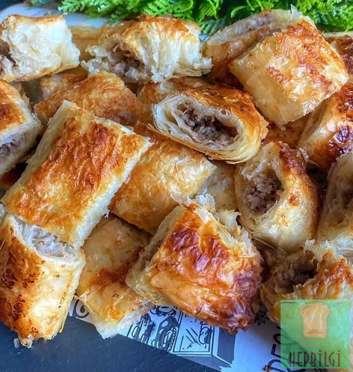 Sarıyer Usulü Kıymalı Börek - 1