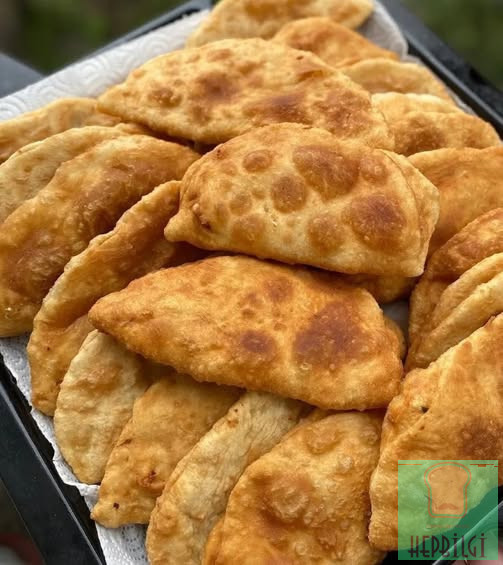 Anneciğimin Ellerinden Mis Gibi Kızartma Börek Tarifi - 1