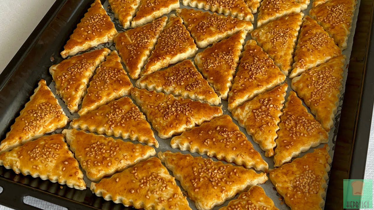 Ağızda Kıyır Kıyır Dağılan Tuzlu Kurabiye Tarifi - 3