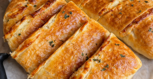 KAHVALTILIK PEYNİRLİ ÇÖREK TARİFİ