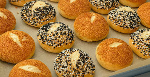 Mayasız Yumuşacık Süslü Poğaça Tarifi