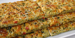4 Kaşık Un İle 1 Tepsi Börek Tarifi