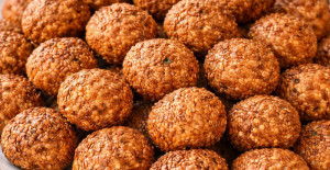  Kıyır Kıyır Lokmalık Tuzlu Kurabiye Tarifi