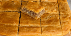 Kat Kat Çıtır Kıymalı Börek Tarifi