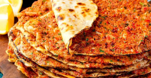 Ev Yapımı Lahmacun Tarifi