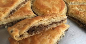 YAPIMI ÇOK KOLAY ARNAVUT BÖREK TARİFİ