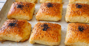 4 Yufkayla 1 Tepsi Dolusu Çıtır Zarf Böreği