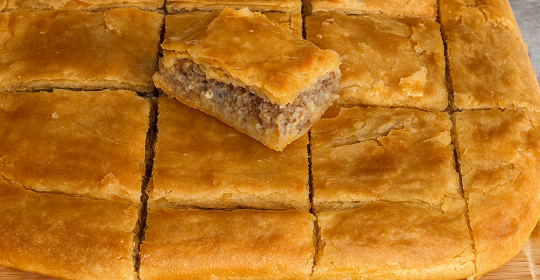 Kat Kat Çıtır Kıymalı Börek Tarifi