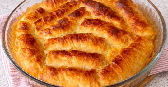 1 Bardak Su ile Kabardıkça Kabaran Börek