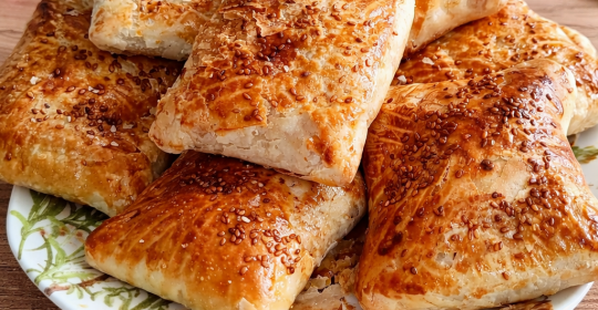 Milföy Gibi Pul Pul Dağılan Çıtır Börek Tarifi