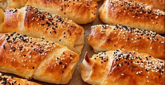 Bir ısırıkta çıtır ses, içinde efsane lezzet Sirkeli Patatesli Börek