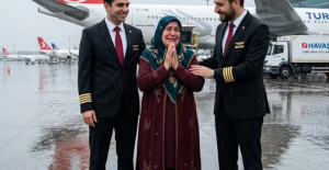 Bir okul öğretmeni olan Ayşe Yılmaz, yetim kalmış ikiz erkek çocukları evlat edinmişti.