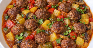 10 Dakikada Kat Karıştır Köfteli Sebze Yemeği