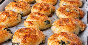 El Açması Tadında Hazır Yufkadan Börek Tarifi