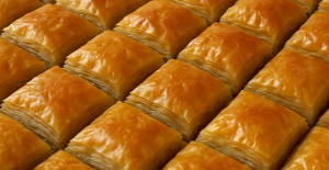 Hazır Baklava Yufkasından Kolay Baklava 