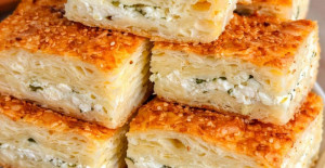 El Açması Tadında Kat Kat Börek Tarifi