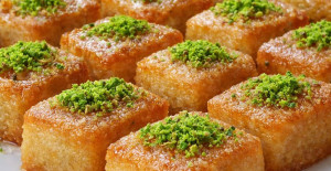 Baklavayı Kıskandıran İrmikli Kesme Tatlısı