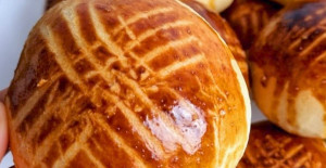 Hem Gevrek Hem Yumuşacık Karaköy Poğaçası Tarifi 
