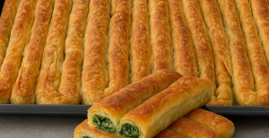 Çıtır Çıtır Ispanaklı Tepsi Böreği Tarifi