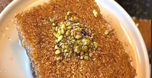 Kavrulmuş İrmik Tatlısı (Tam Kıvamında)