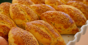 Dere Otlu Havuçlu Kıyır Poğaça