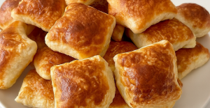 Oklavasız El Açması Peynirli Börek Tarifi