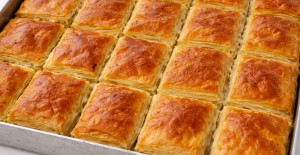 2 Bezeyle Kat Kat Çıtır Tepsi Böreği