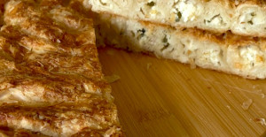 El Açması Lezzetinde Peynirli Çıtır Börek