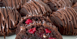 Sıvı Yağlı Sürpriz Kurabiye (İçi Dolgulu Kurabiye) Tarifi