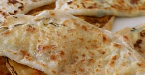 10 Dakikada Kahvaltılık Pratik Gözleme Tarifi