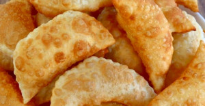 Yağ Çekmeyen Peynirli Çiğ Börek 