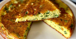 Hem de Yufkasız Tavada Pratik Ispanaklı Börek Tarifi