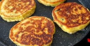 BÖREK LEZZETİNDE DEREOTLU KAŞIK DÖKMESİ