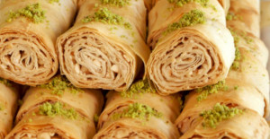 Baklava Yufkasından Tahinli Çıtır Kurabiye 