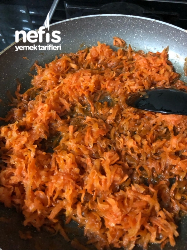 Fırınsız Masrafsız Havuçlu Bisküvi Pastası - 1