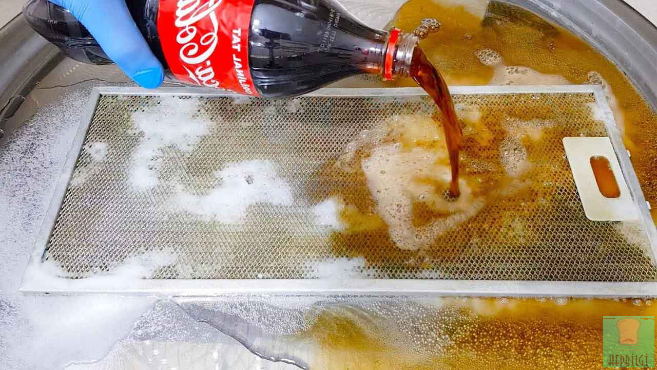 Mutfaktaki Yağlı Davlumbaz Filtresini Temizlemenin İlginç ve Kolay Yolu - 4