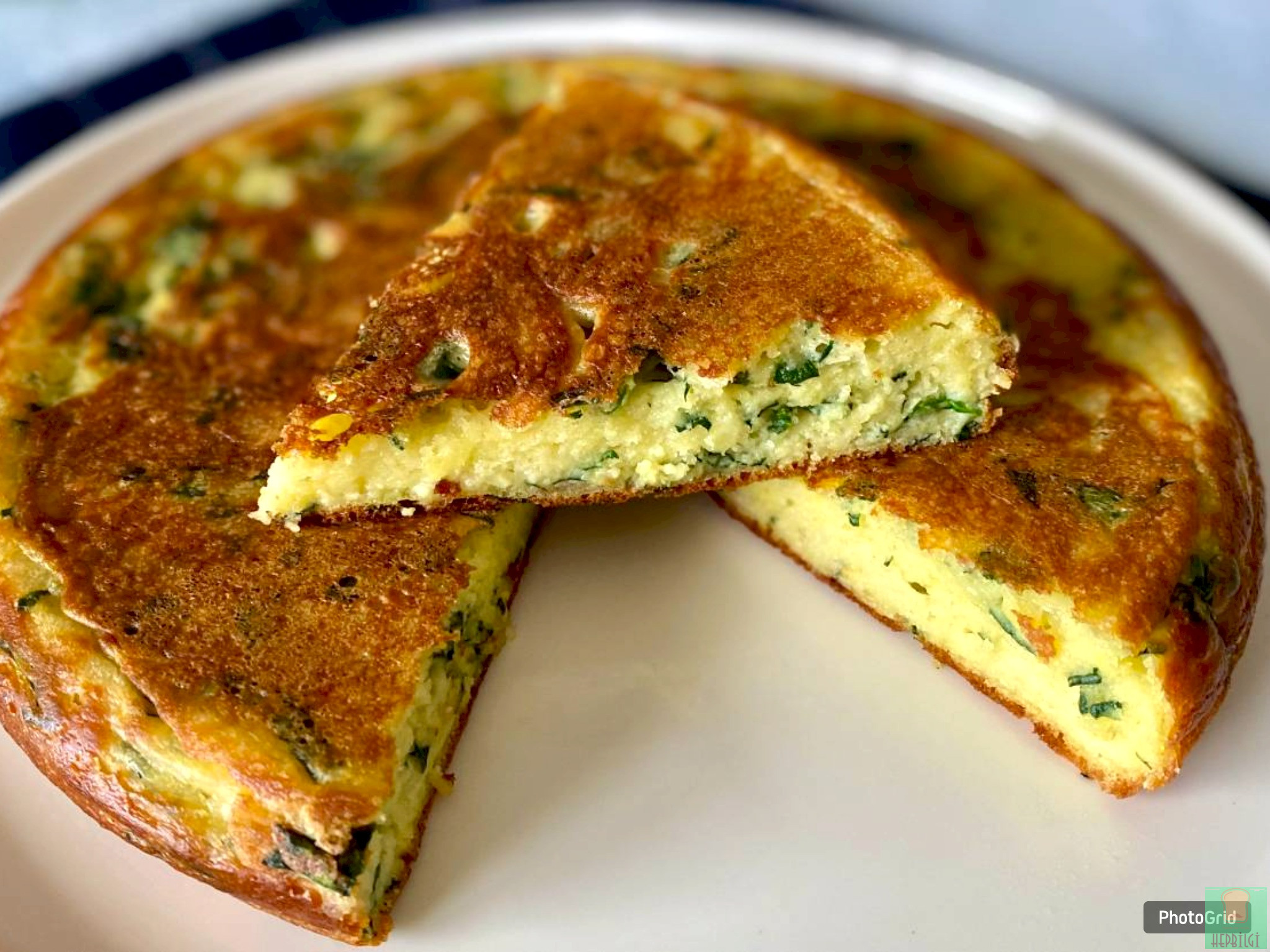 Hem de Yufkasız Tavada Pratik Ispanaklı Börek Tarifi - 2